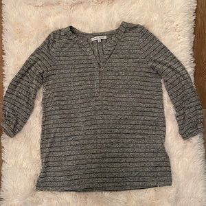 Rose + Olive V-neck striped 3/4 shirt size Small